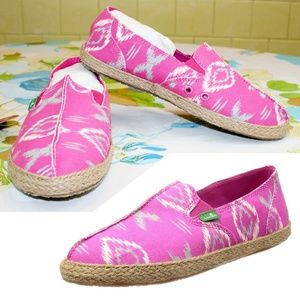 Sanuk Ikat Patterned Magenta Espadrilles NWOB